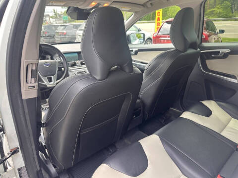 2017 Volvo XC60 T6 Dynamic