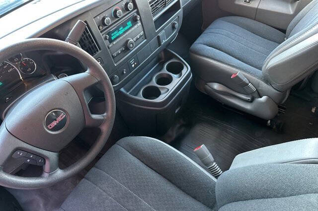 2023 GMC Savana 2500