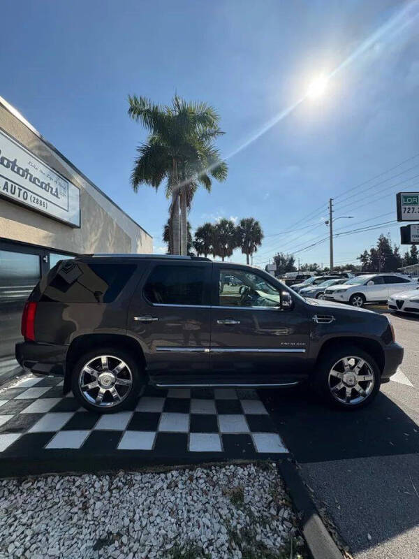 2011 Cadillac Escalade Luxury