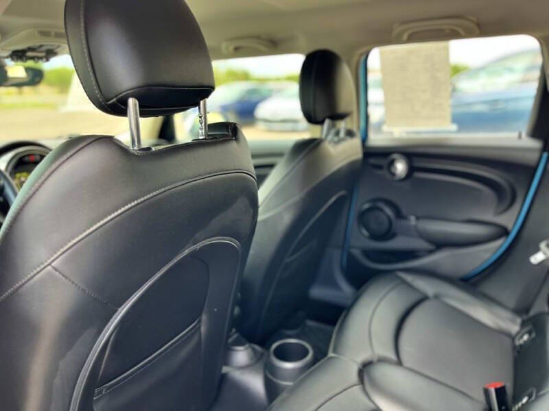 2017 MINI Hardtop 4 Door Cooper