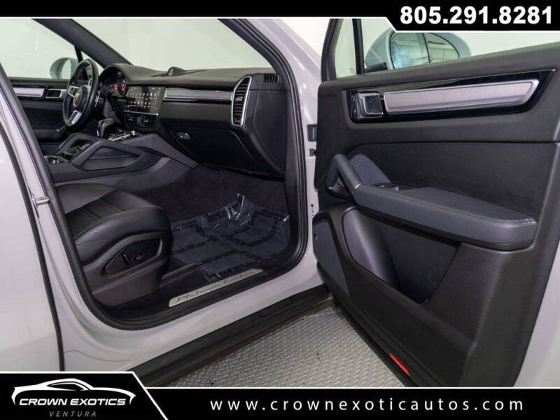 2023 Porsche Cayenne Platinum Edition