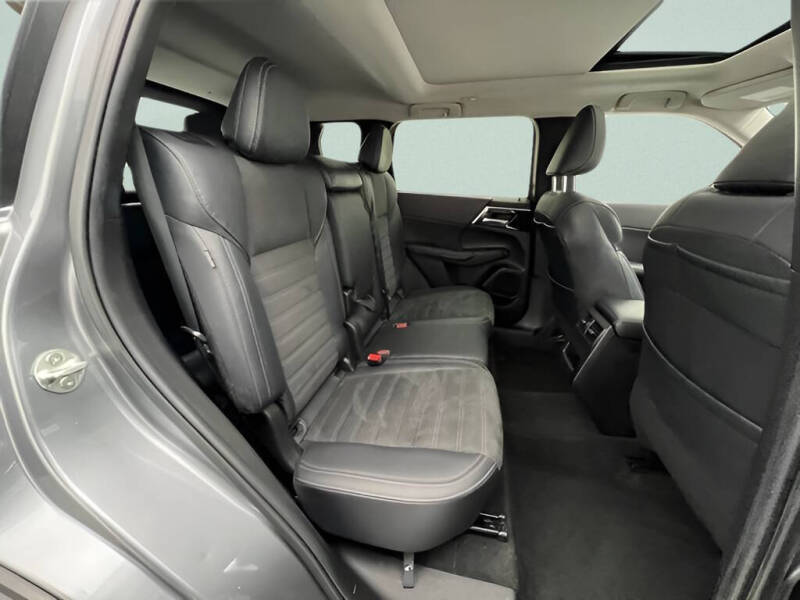 2024 Mitsubishi Outlander SE