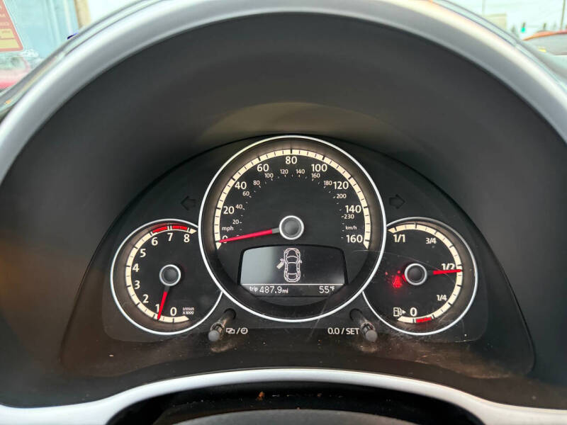 2013 Volkswagen Beetle Convertible 2.5L 50s Edition