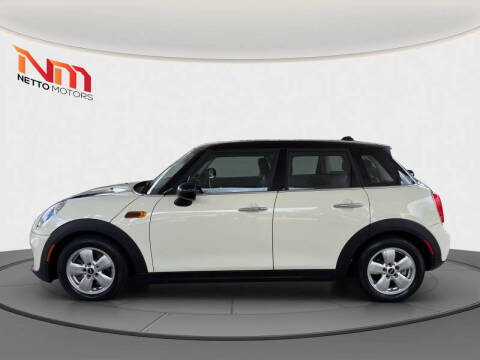 2017 MINI Hardtop 4 Door Cooper
