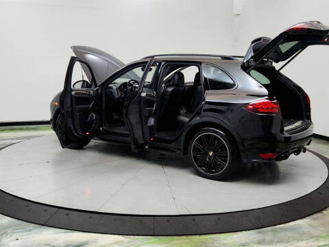 2013 Porsche Cayenne GTS