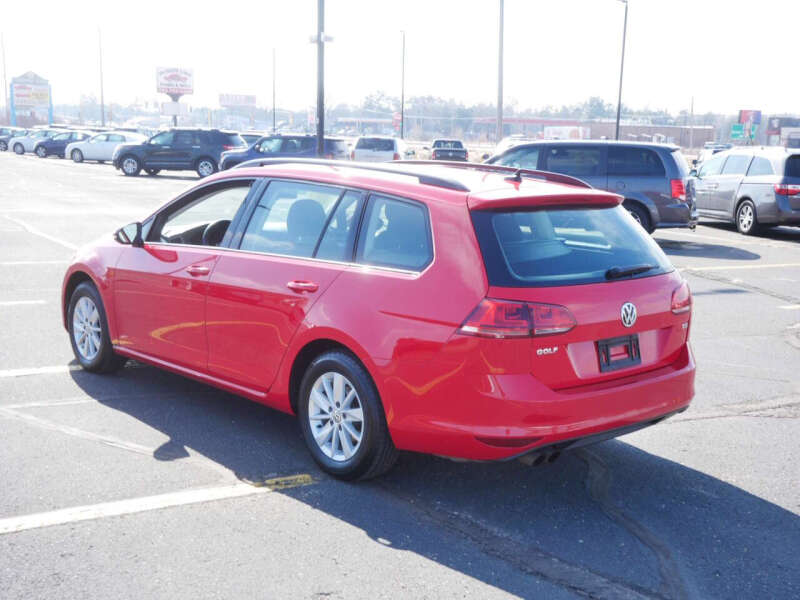 2016 Volkswagen Golf SportWagen