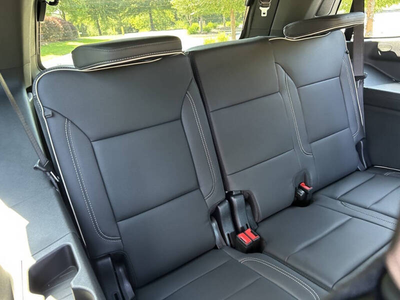 2025 GMC Yukon Elevation