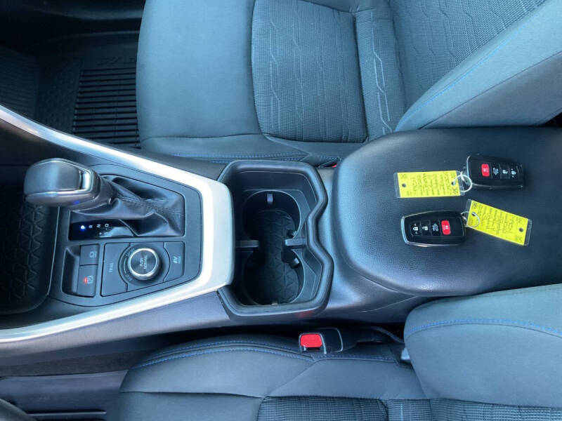 2022 Toyota RAV4 Hybrid SE