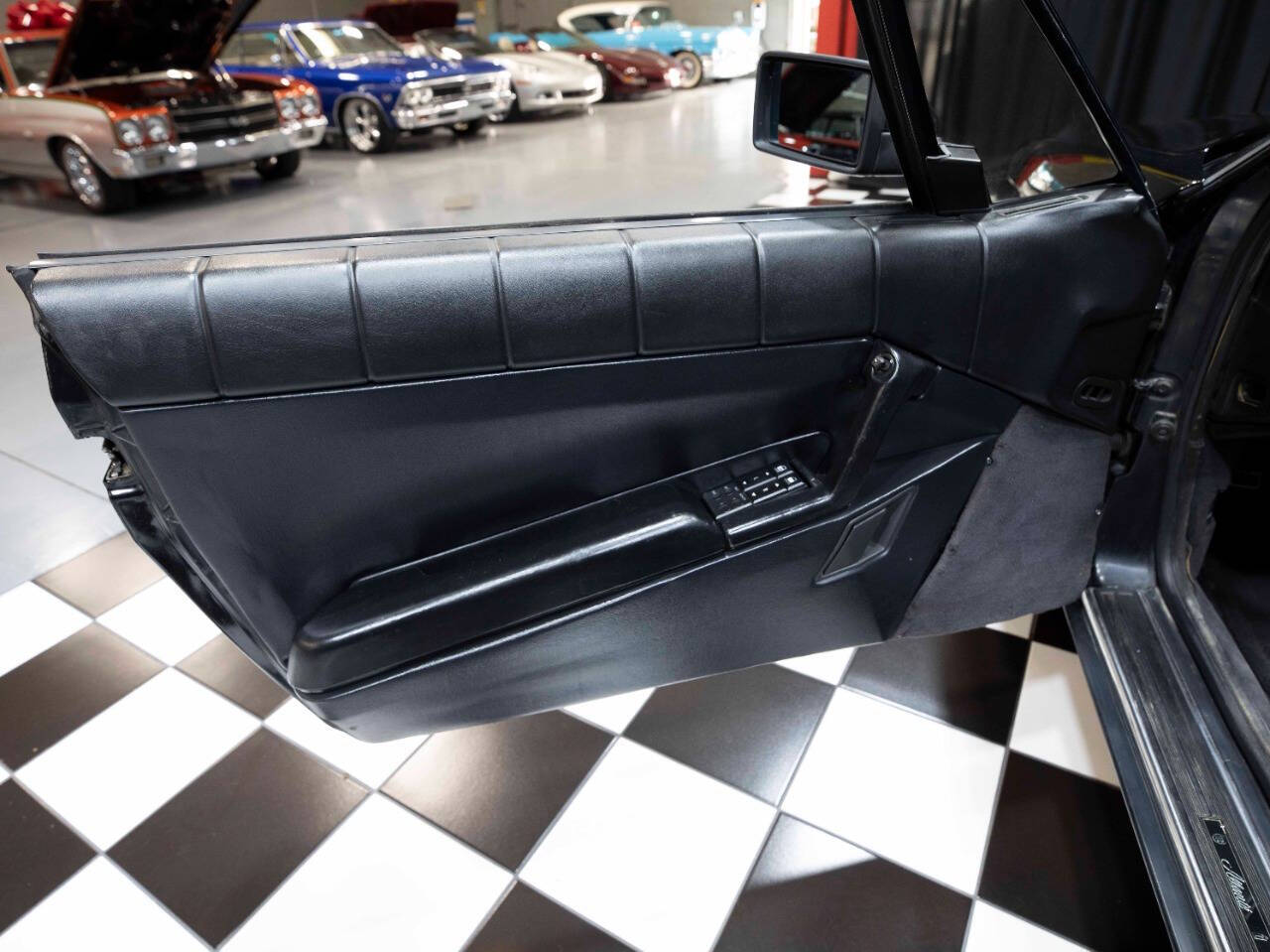1992 Cadillac Allante 35