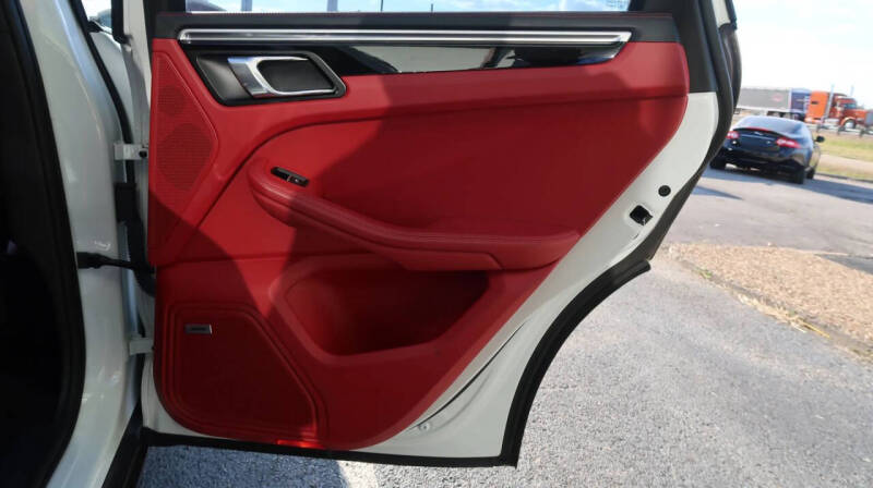 2018 Porsche Macan S