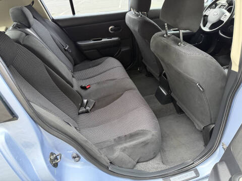 2010 Nissan Versa 1.8 SL