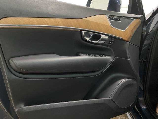 2025 Volvo XC90 B6 Plus Bright Theme 7P