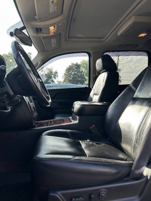 2011 Chevrolet Avalanche LTZ