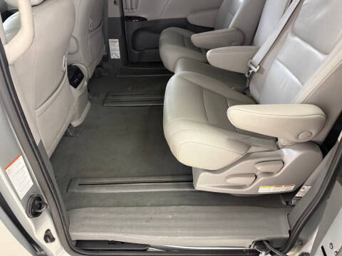 2020 Toyota Sienna XLE Premium 8-Passenger