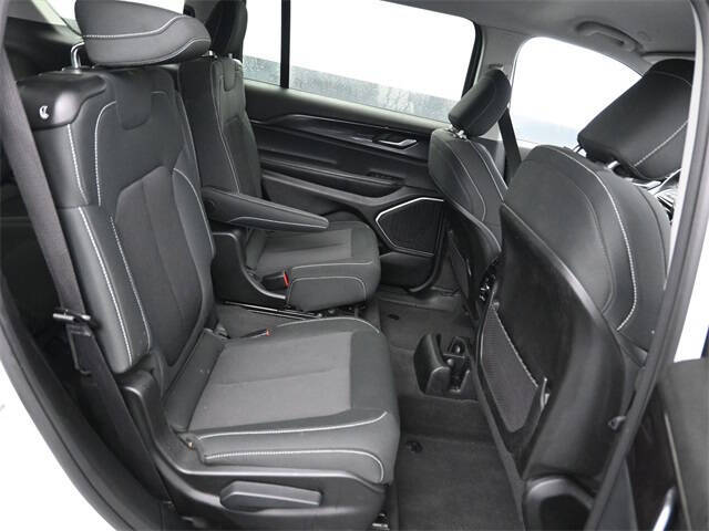 2022 Jeep Grand Cherokee L Laredo