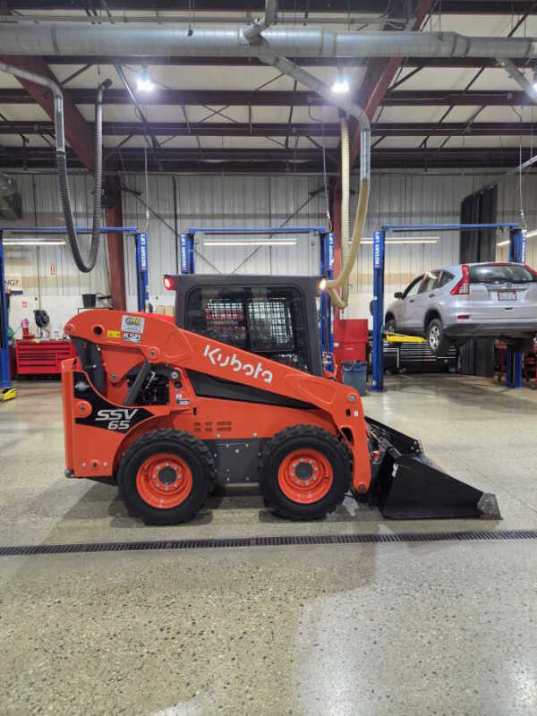 2021 Kubota SSV65