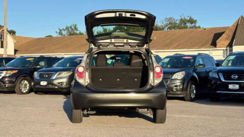 2014 Toyota Prius c Two