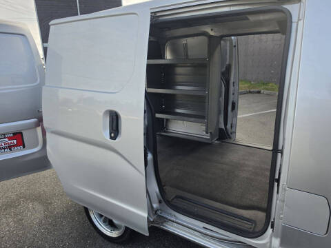 2017 Nissan NV200 SV