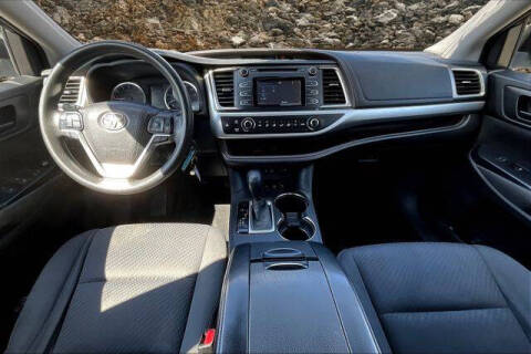 2017 Toyota Highlander LE