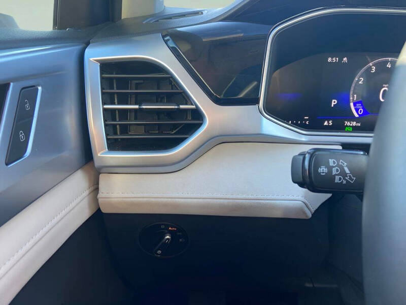 2025 Volkswagen Taos SE 4Motion