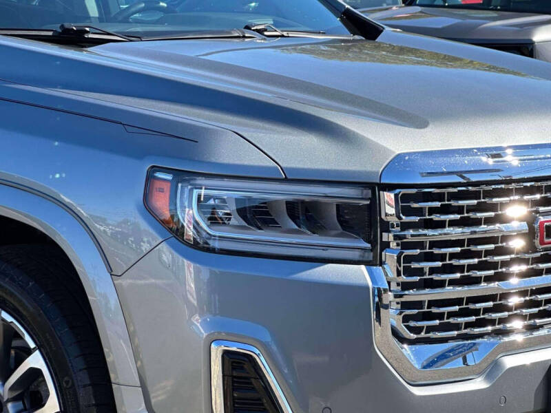 2023 GMC Acadia Denali