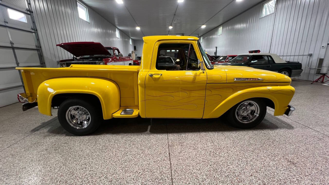 1961 Ford F-100 27