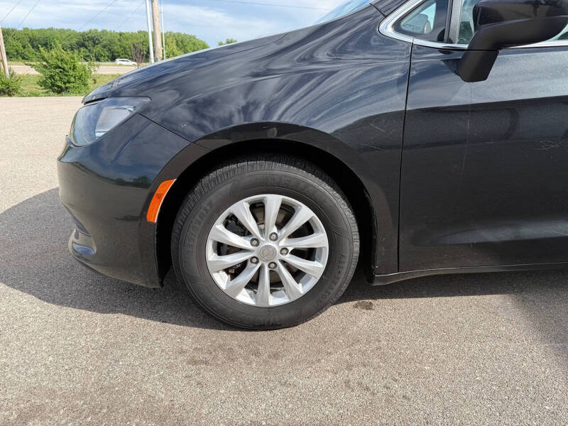 2017 Chrysler Pacifica Touring