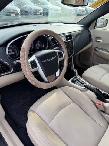 2011 Chrysler 200 Touring