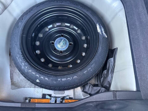 2009 Nissan Versa 1.8 S