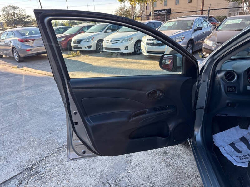 2012 Nissan Versa 1.6 SV