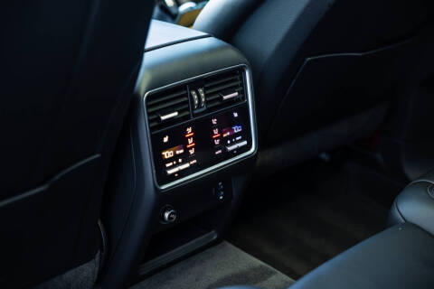 2022 Porsche Cayenne Turbo S E-Hybrid Coupe