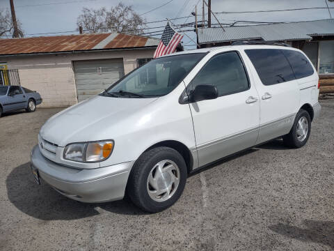 2000 Toyota Sienna for sale at Larry's Auto Sales Inc. in Fresno CA