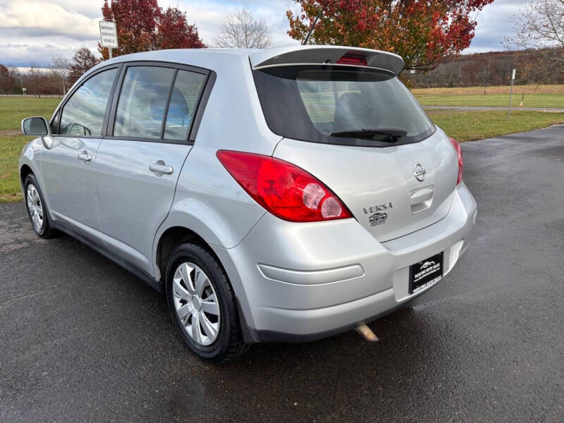 2011 Nissan Versa 1.8 S