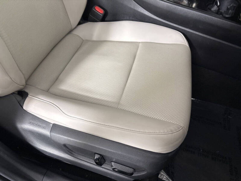 2023 Lexus UX 250h Premium