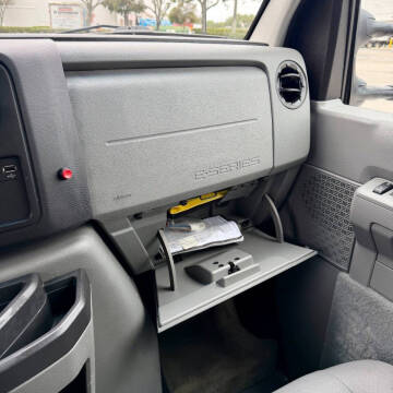 2011 Ford E-350