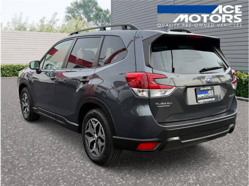 2022 Subaru Forester Premium