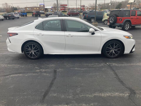 2022 Toyota Camry SE