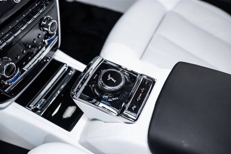 2025 Rolls-Royce Phantom