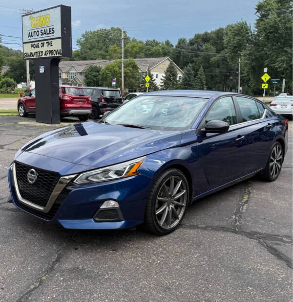 2021 Nissan Altima SR's photo