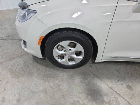 2017 Chrysler Pacifica Touring-L Plus
