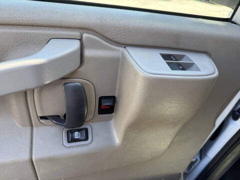 2017 Chevrolet Express 2500