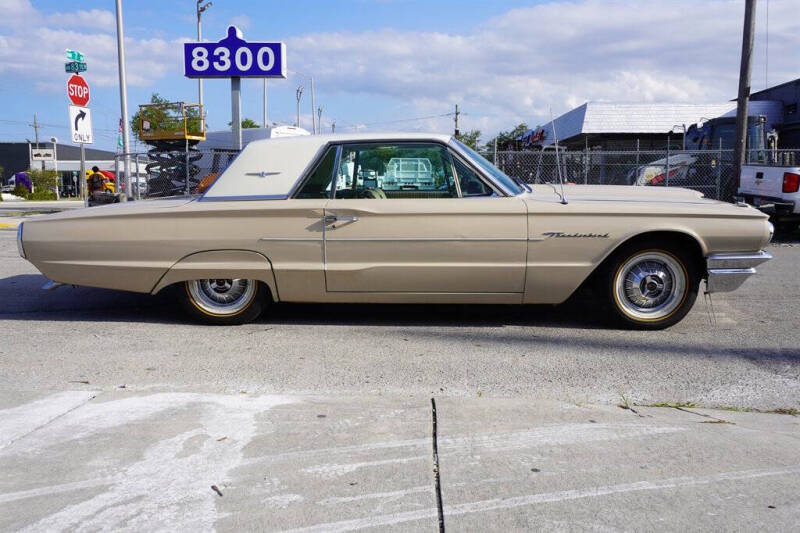 1964 Ford Thunderbird