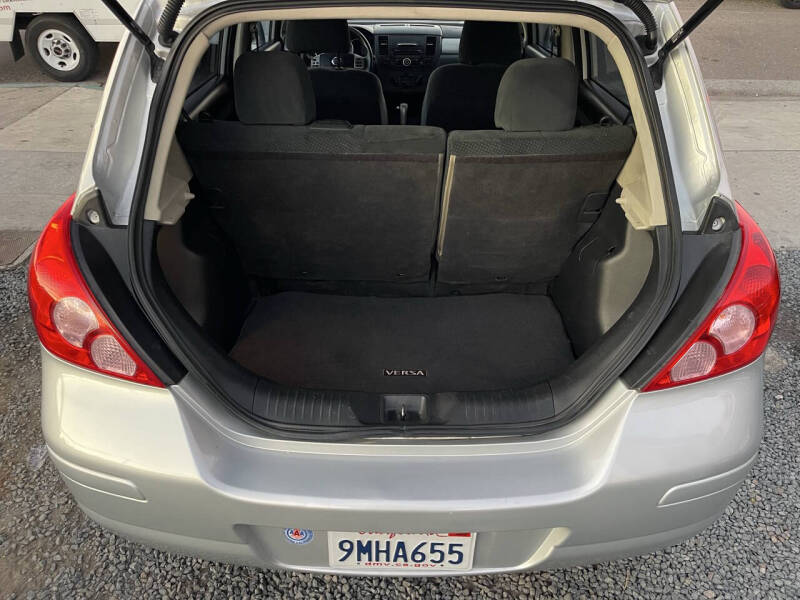 2012 Nissan Versa 1.8 S