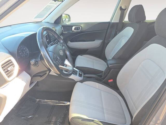 2022 Hyundai Venue SEL