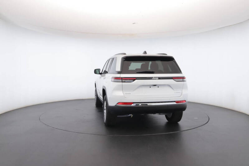 2025 Jeep Grand Cherokee Laredo X