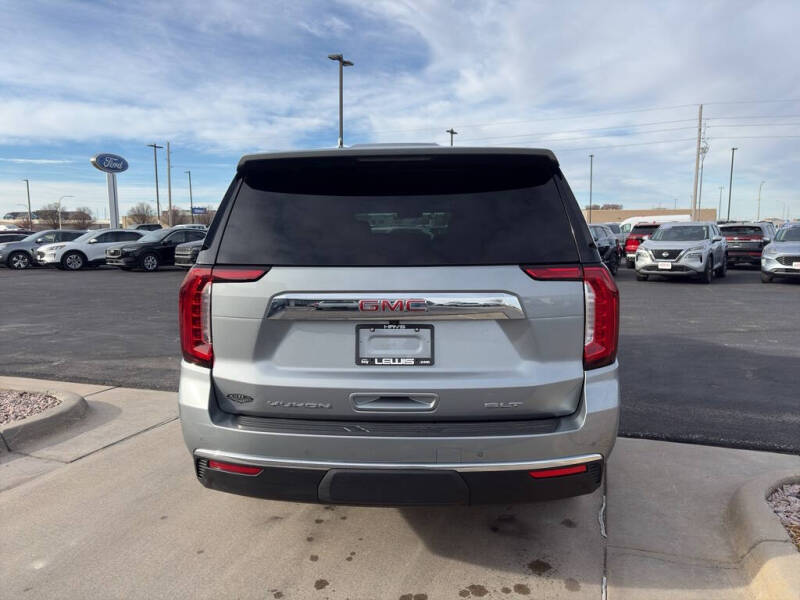 2024 GMC Yukon XL SLT