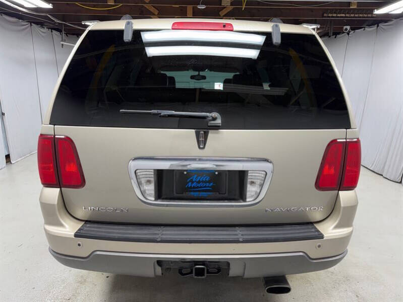 2004 Lincoln Navigator Luxury