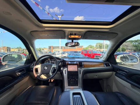 2013 Cadillac Escalade Platinum Edition