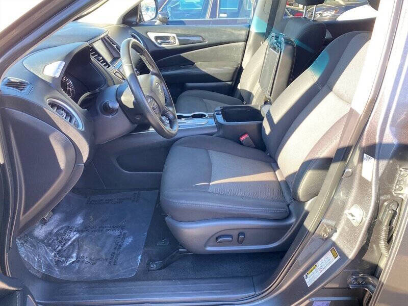 2019 Nissan Pathfinder SV