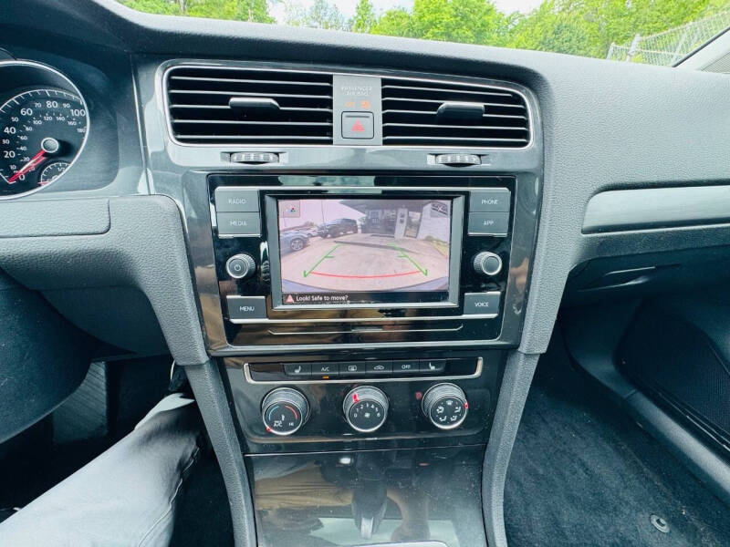 2021 Volkswagen Golf TSI